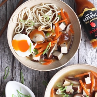 Sopa de miso picante con habanero