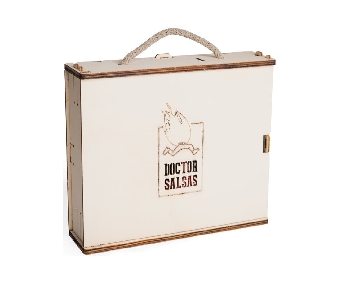 regalos gourmet caja de madera con pruductos picantes