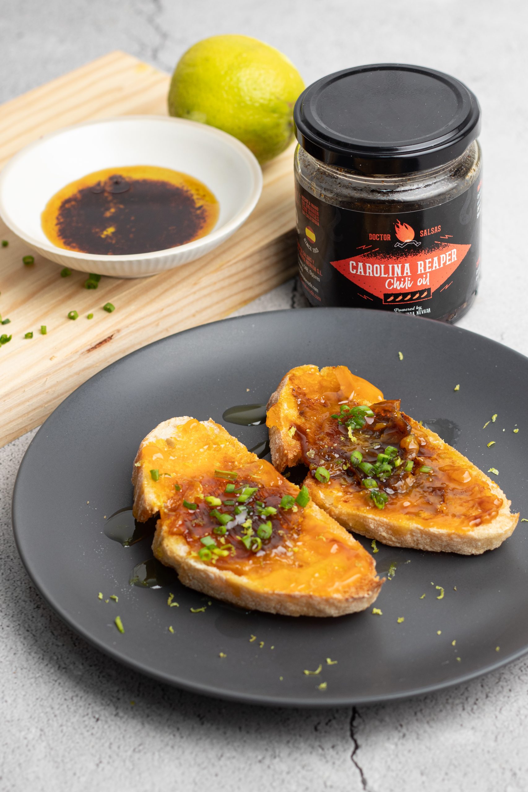 Yema de huevo curada con soja y Carolina Reaper